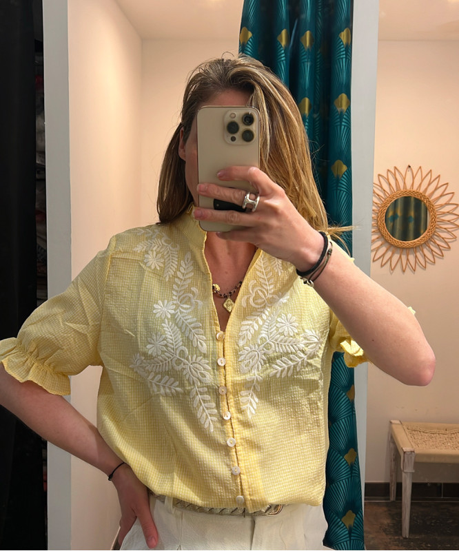 Blouse jaune à carreaux vichy motifs blancs