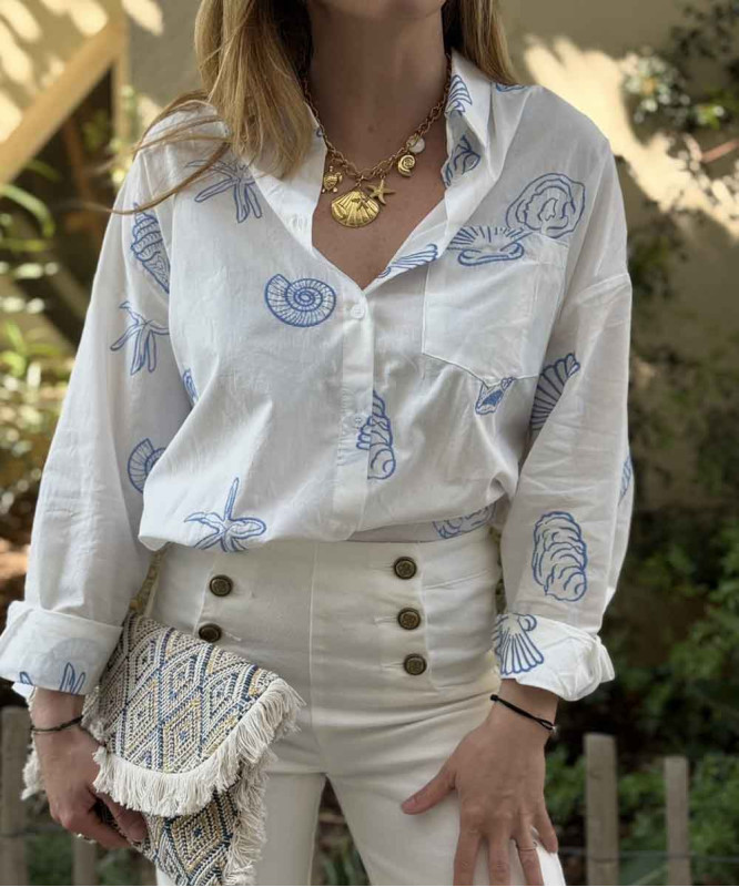 Chemise blanche motifs coquillage bleu