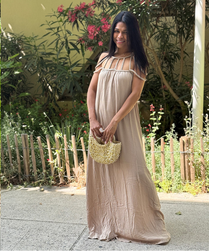 Robe longue beige col tressé